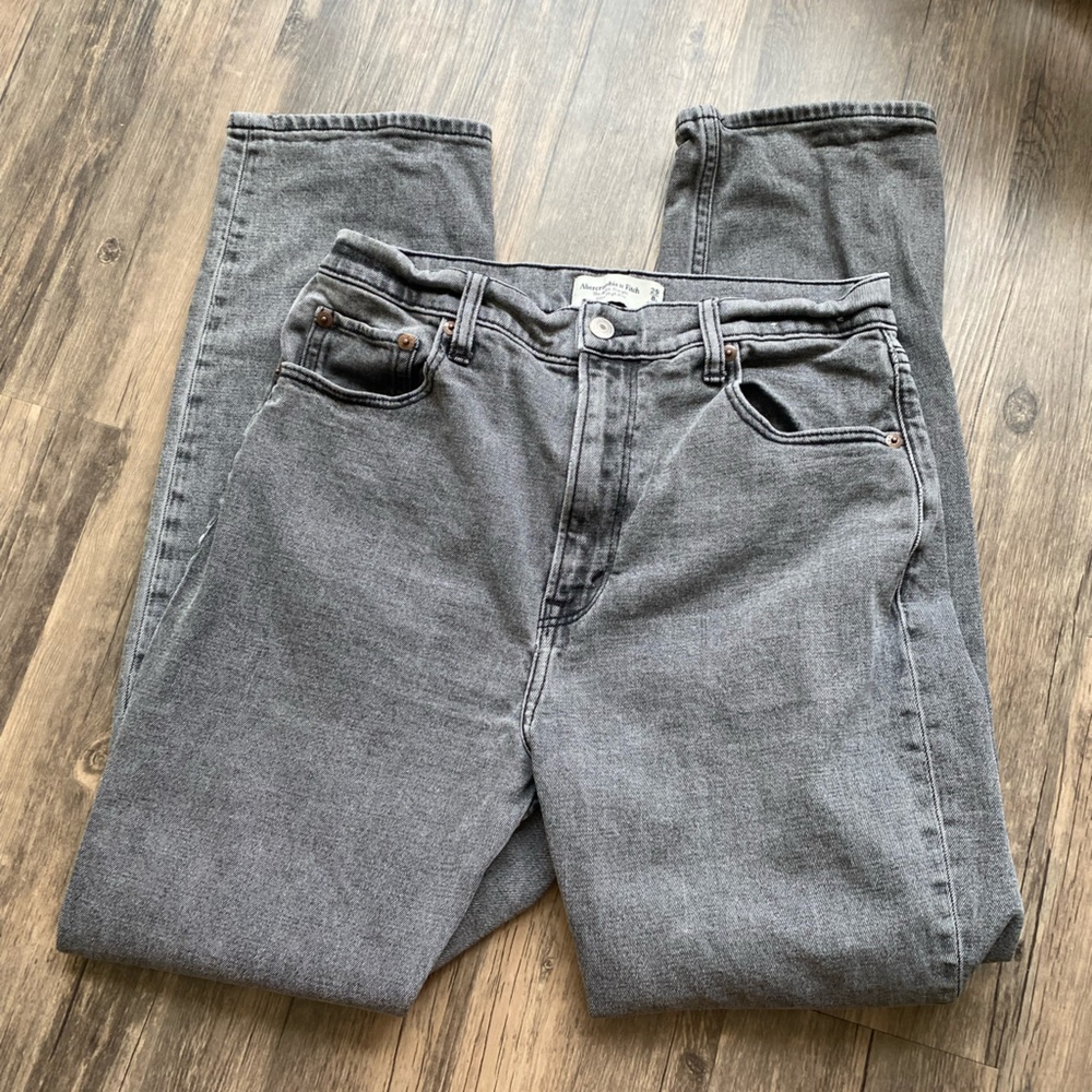 A&F The Ankle Straight Ultra High Rise Jean 29/8L